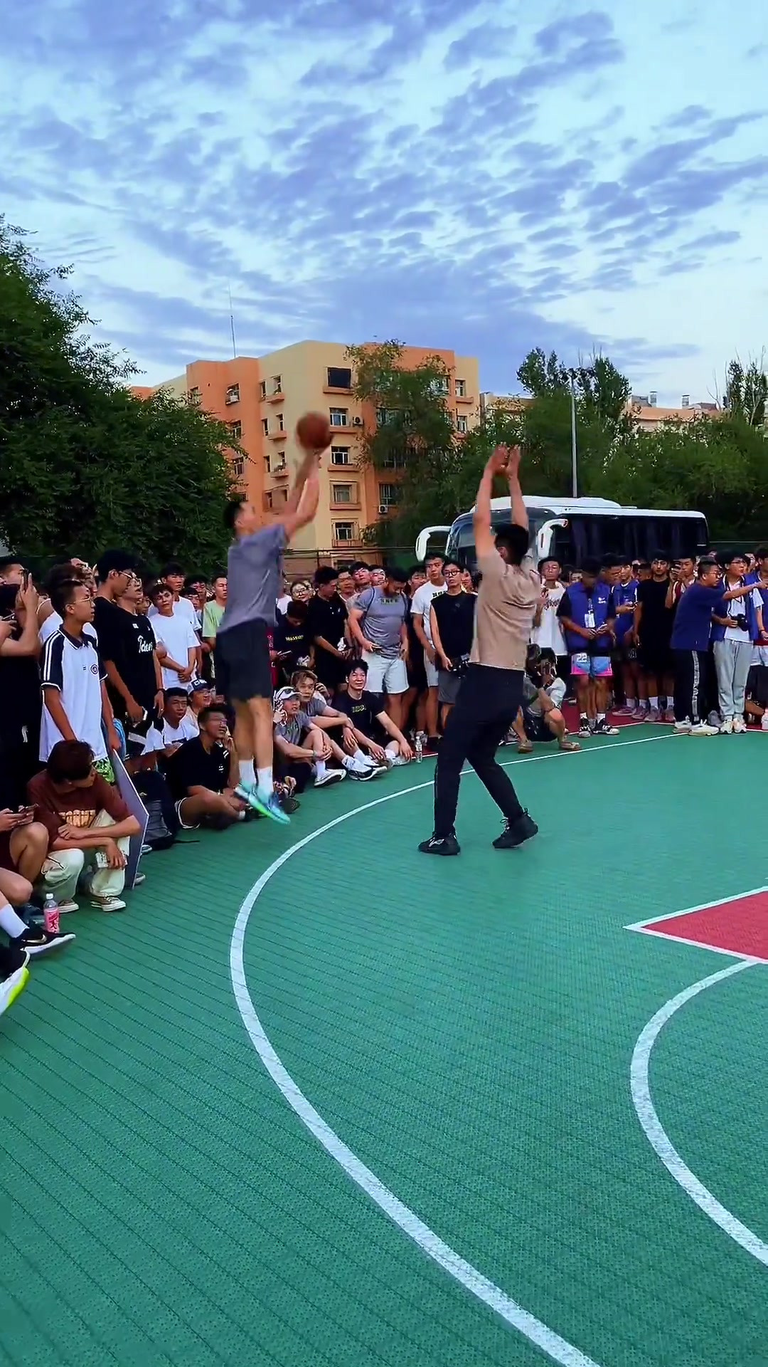 新疆篮球氛围太棒了！每次回来都是热血沸腾
